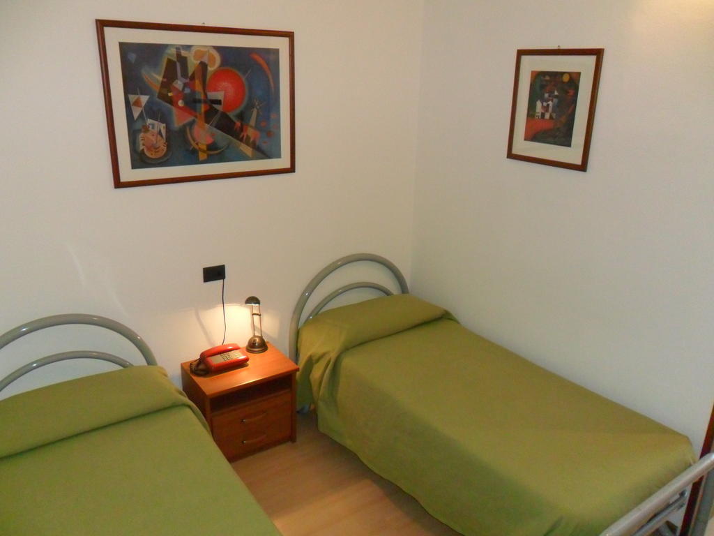 Hotel Ospitalita San Tommaso D'Aquino Boloňa Pokoj fotografie